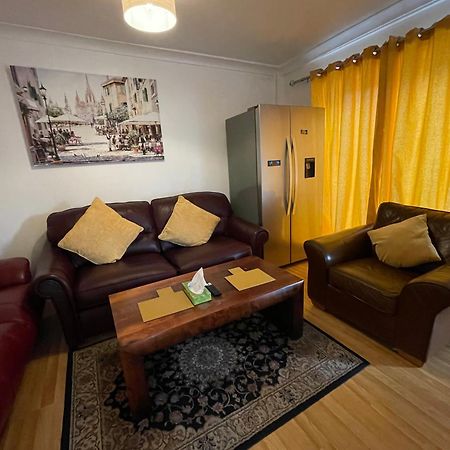 Holiday Home Cardiff City Sleeps 7 Ngoại thất bức ảnh