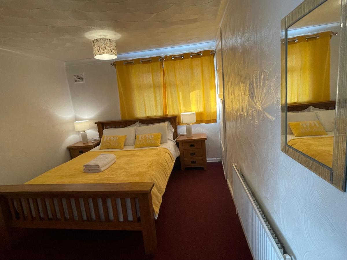 Holiday Home Cardiff City Sleeps 7 Ngoại thất bức ảnh