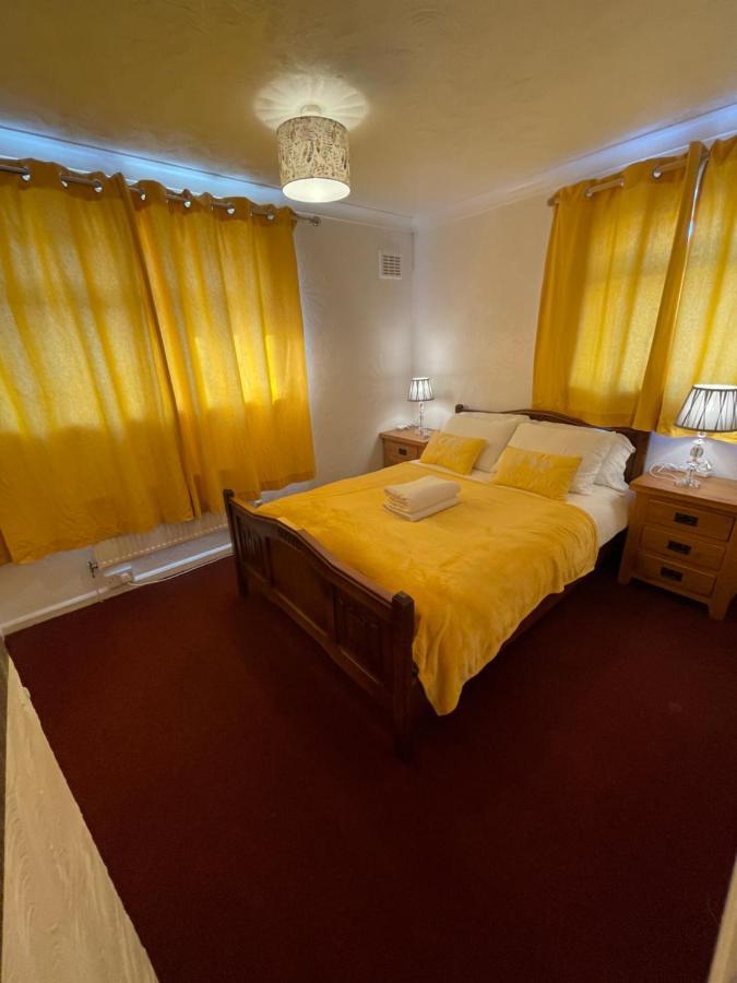 Holiday Home Cardiff City Sleeps 7 Ngoại thất bức ảnh