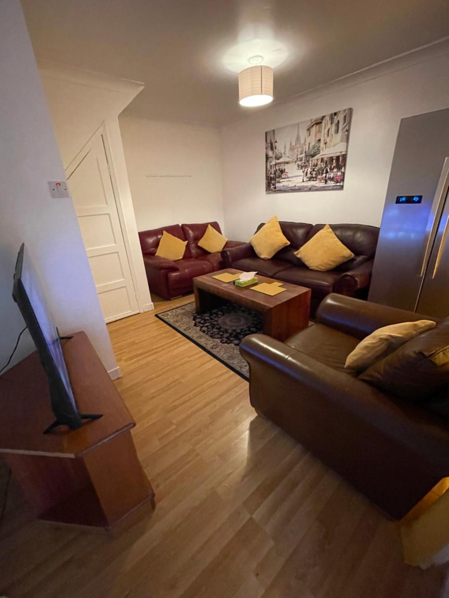 Holiday Home Cardiff City Sleeps 7 Ngoại thất bức ảnh