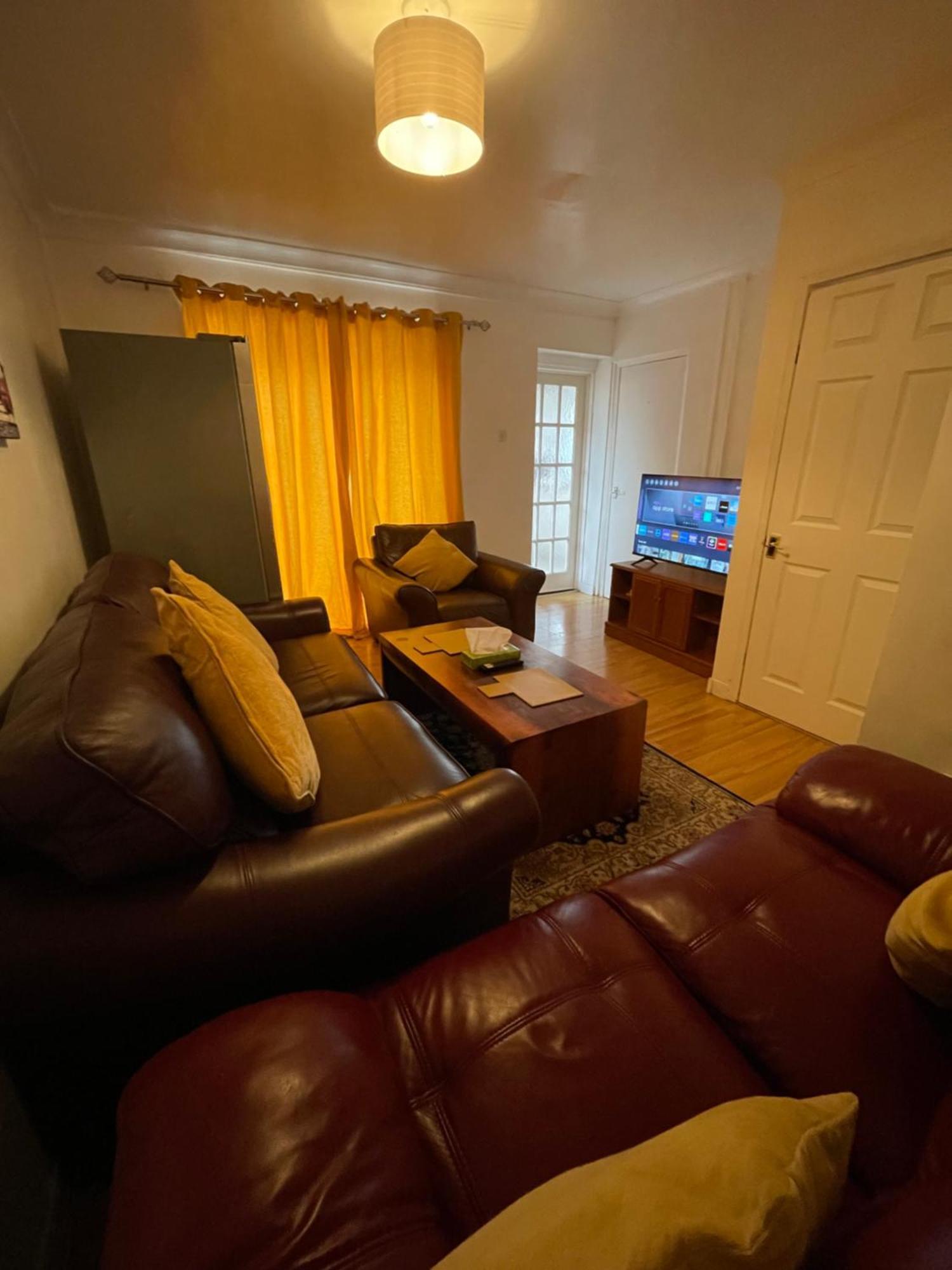 Holiday Home Cardiff City Sleeps 7 Ngoại thất bức ảnh